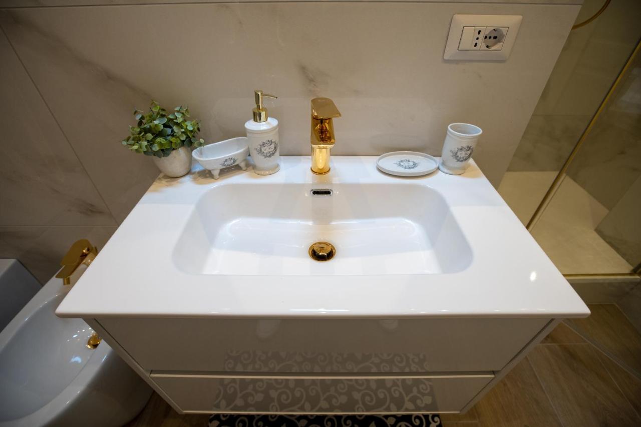 Suite Imperiale Colosseo Roma Exterior foto